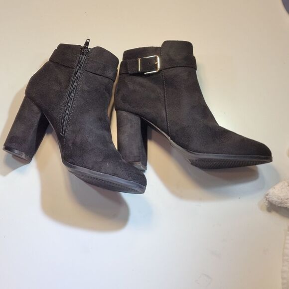 FOREVER SUEDE ANKLE BOOTIES ZIPPER CLOSURE - Picture 10 of 12